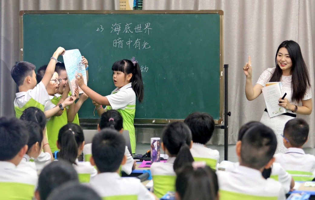 公鸡打鸣,母鸡下蛋