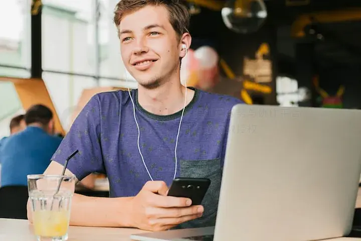 再见了,橡果兄弟!